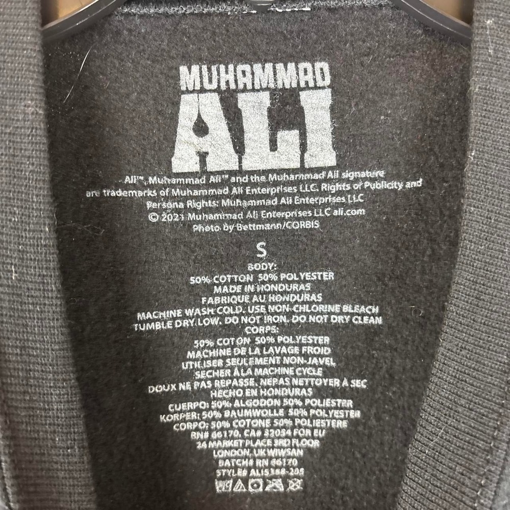 Mens Muhammad Ali black cotton & polyester crewneck sweatshirt - Picture 3 of 3
